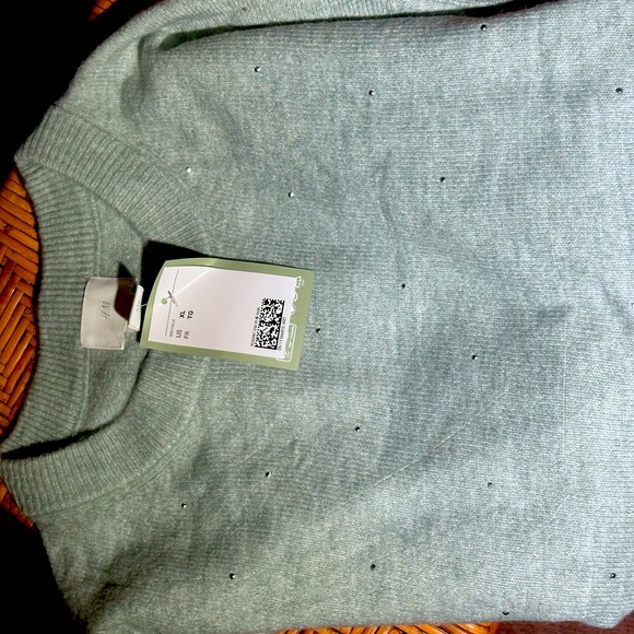 H&M Sweaters - Mint green H&M sweater with a little twinkle!
